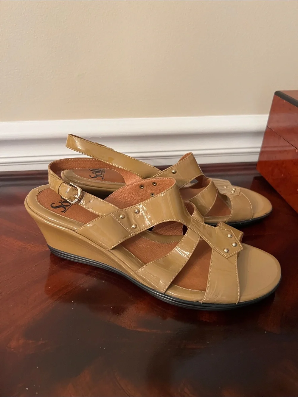 Sofft  Tan Patent Wedge Sandals - Slingback Comfort 8.5M Like New!